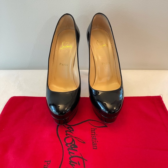 !!SOLD!!Christian Louboutin Bianca black patent 38.5 - Picture 2 of 7